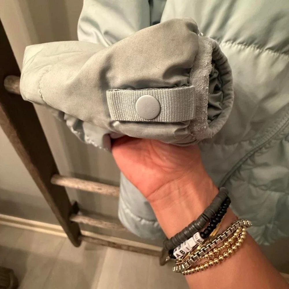The North Face mint puffer jacket 10, M, some wear on sleeve, shown in photos,